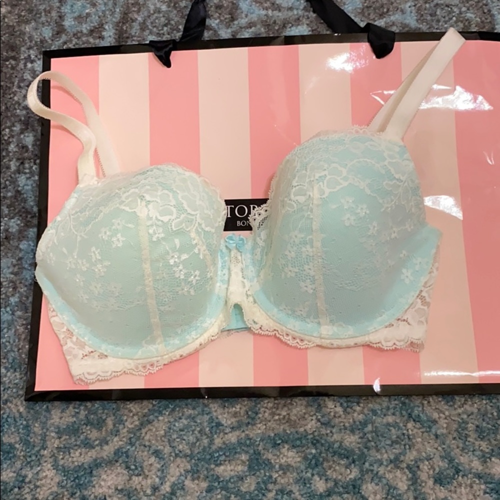 VICTORIA’s SECRET BRA